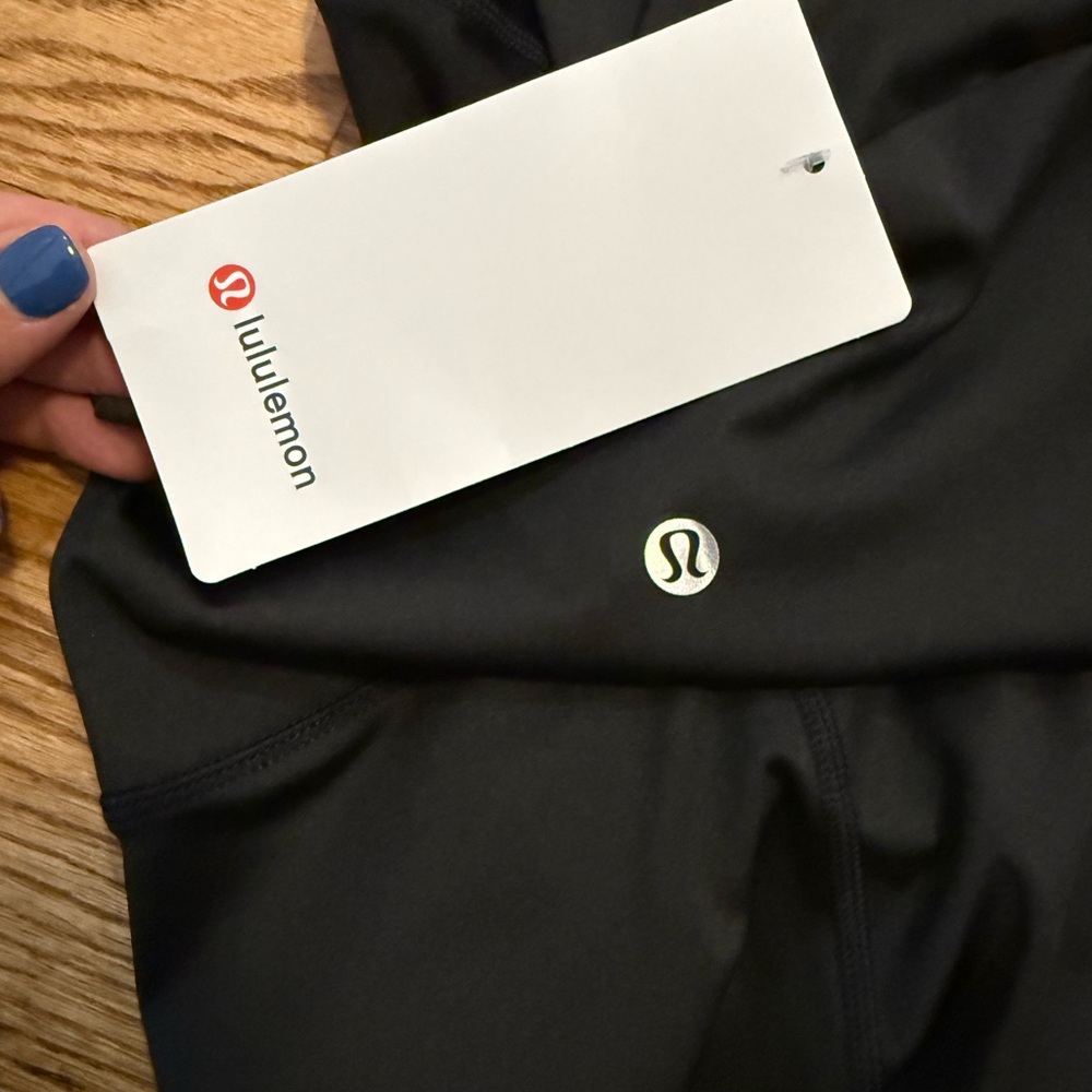 D H Gate Lulu like leggings. Never worn